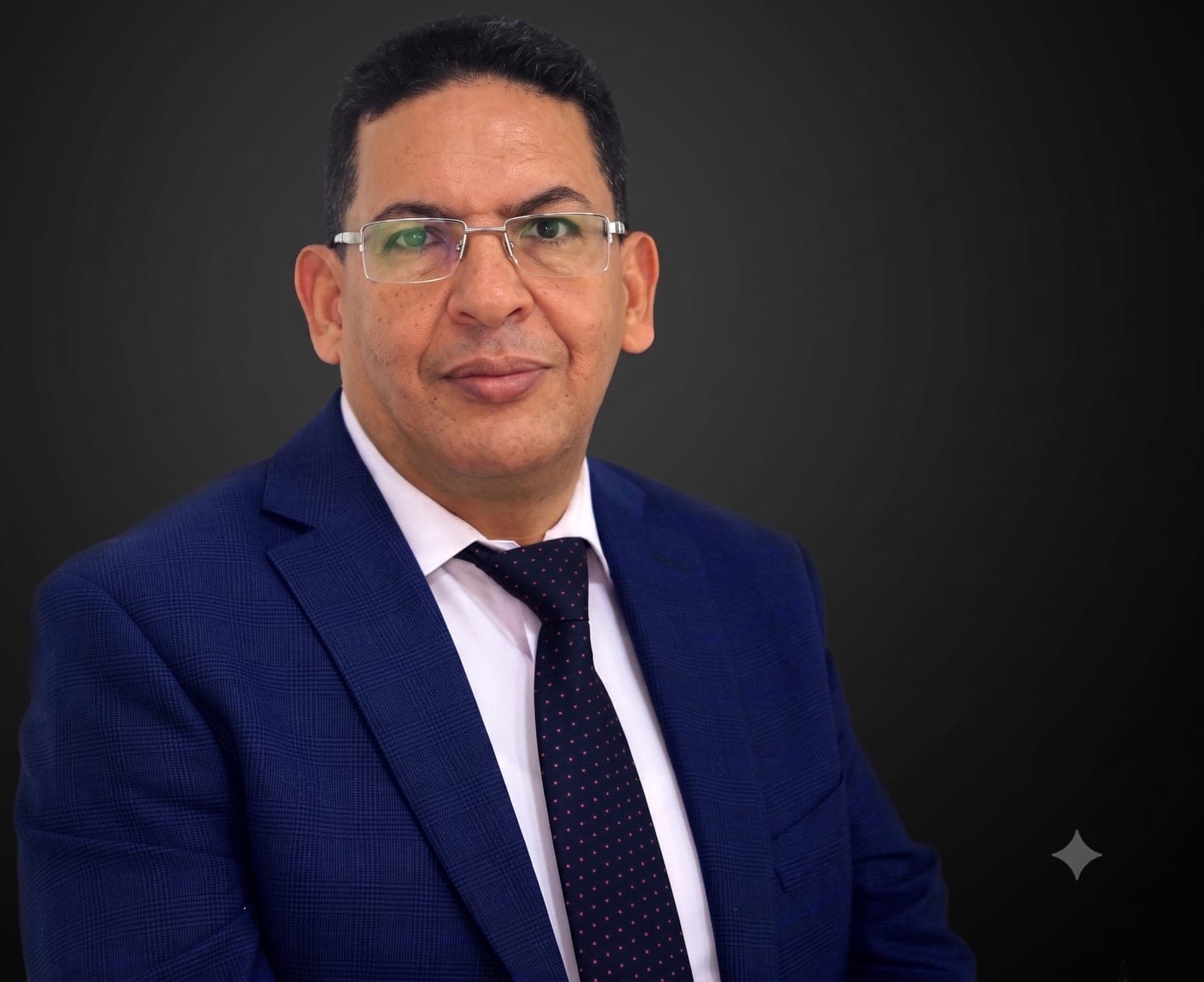 الأستاذ مصطفى النيد